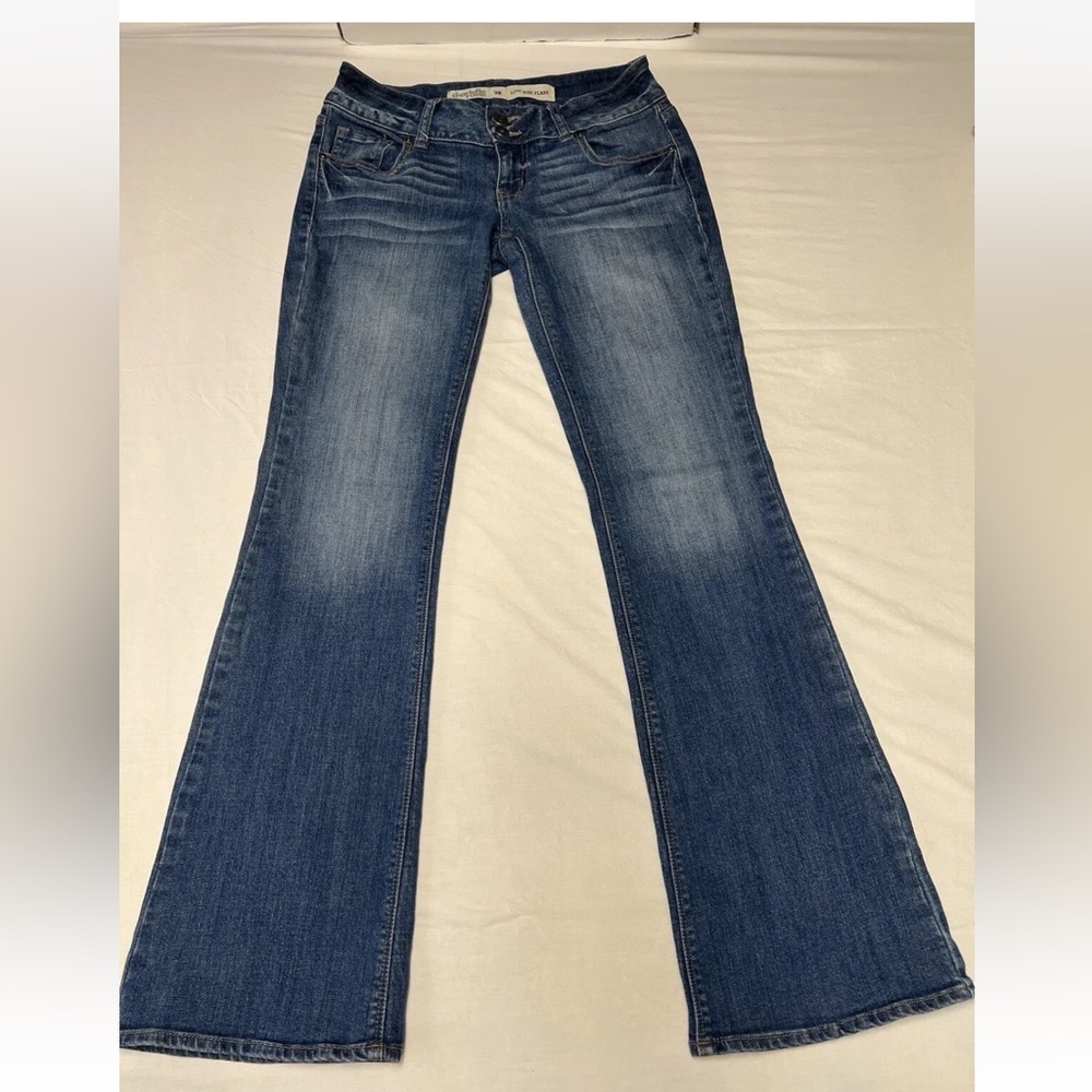 Charlotte Russe Women’s Jeans Sz 2R Low Rise Flare Double Button, Blue .